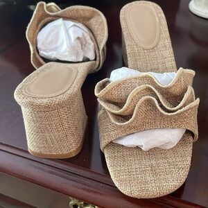 NWT.. serendipity Women heels